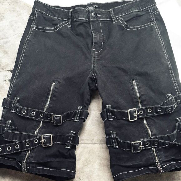 Hot Topic Men's Gothic Punk Retro Shorts Size 32 Black Grommet Straps Zippers - Picture 1 of 11